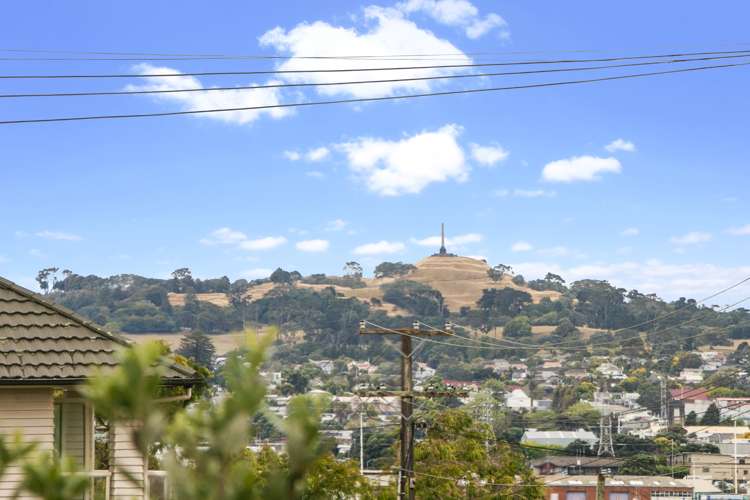 32 Woodward Avenue Mangere Bridge_15