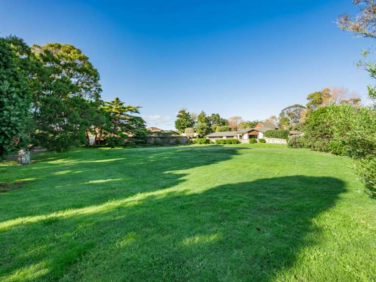 6 Stoneleigh Grove_5
