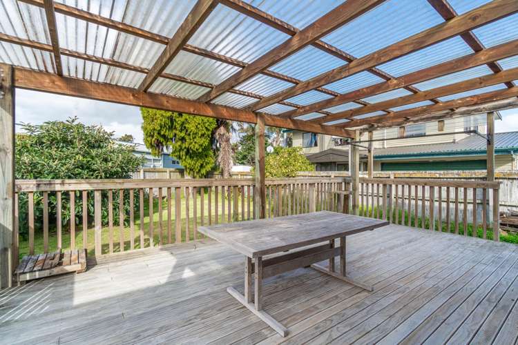9 Gwendoline Avenue Te Atatu Peninsula_13