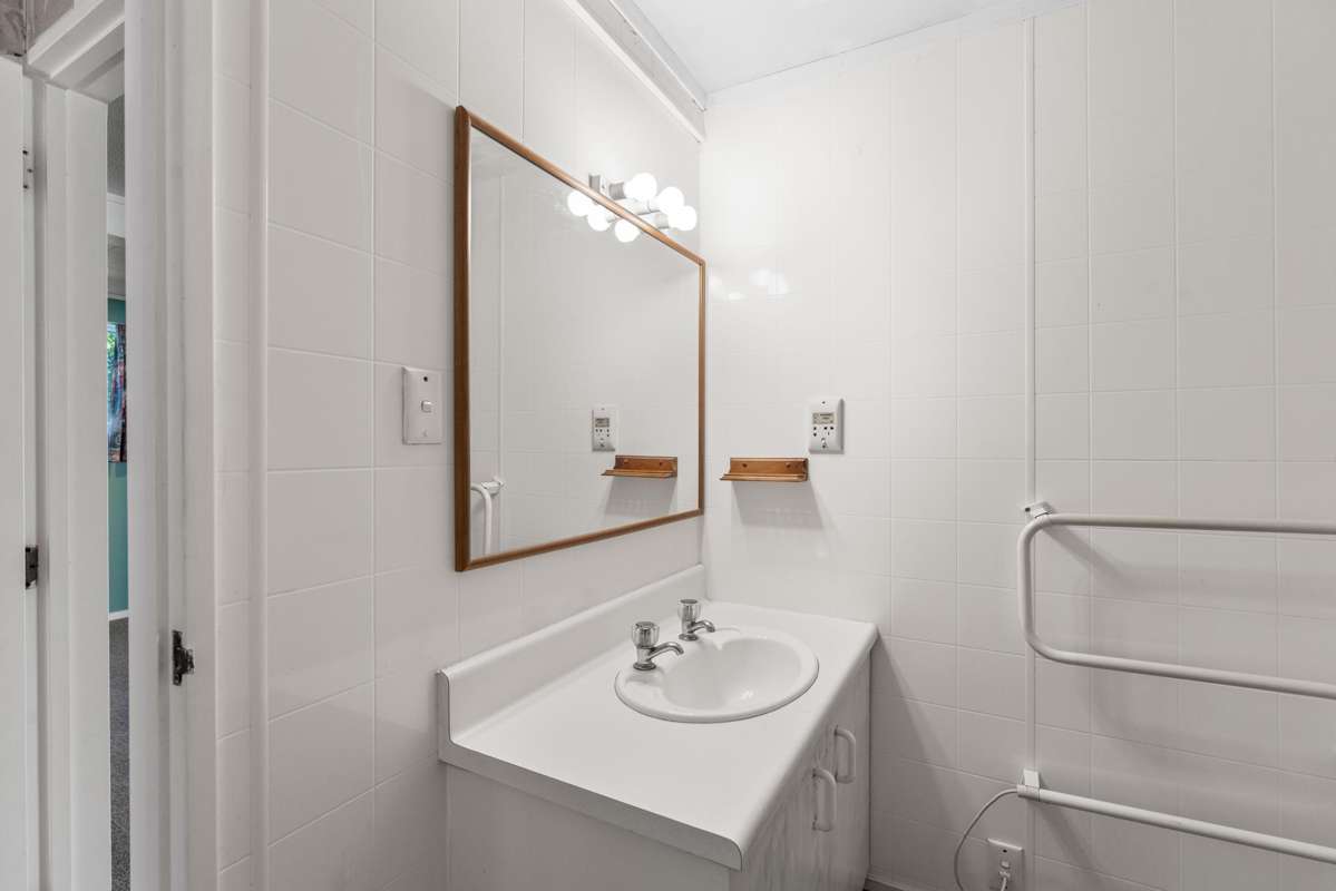 61 Hinekura Avenue_5