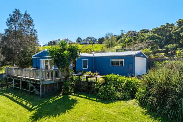 Peaceful, sunny vineyard retreat