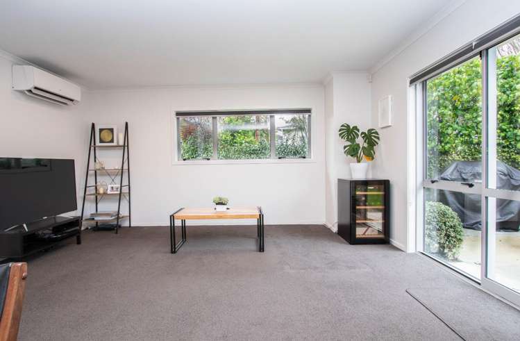 1313A Victoria Street 3283_4