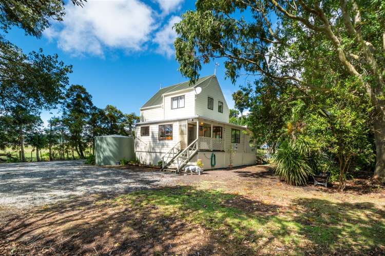 2162 State Highway 16 Helensville_19