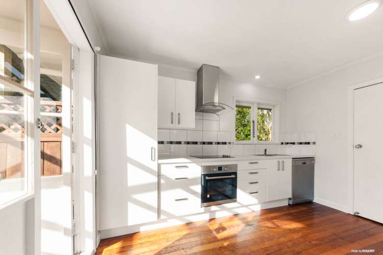 33 Puketea Street Blockhouse Bay_17