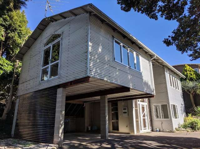 E/35 Warren Avenue Three Kings_1