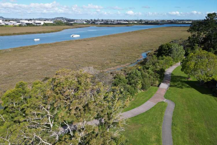 112B Roberts Road Te Atatu South_28