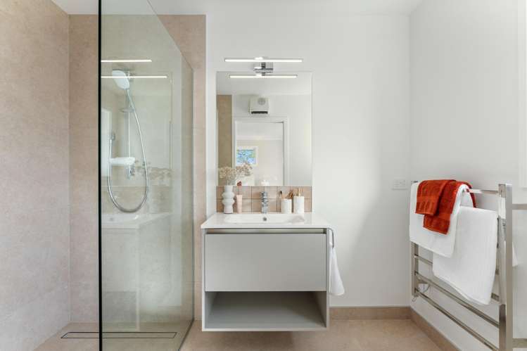 2 Lawry Lane Feilding_10