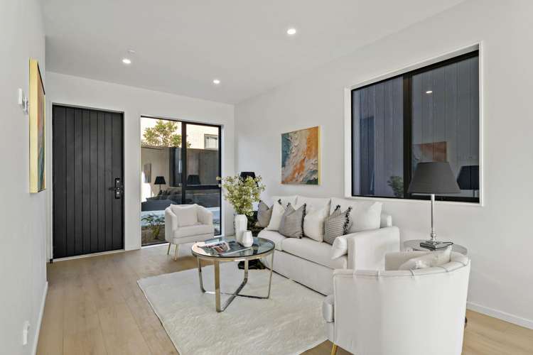 2/122 Leybourne Circle Glen Innes_2