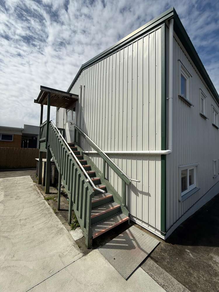 20 Bow Street Raglan_22