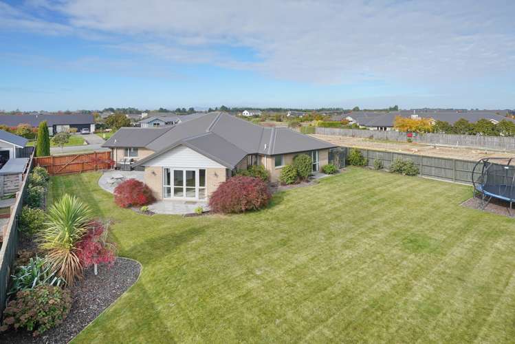 16 Barnsley Crescent West Melton_6