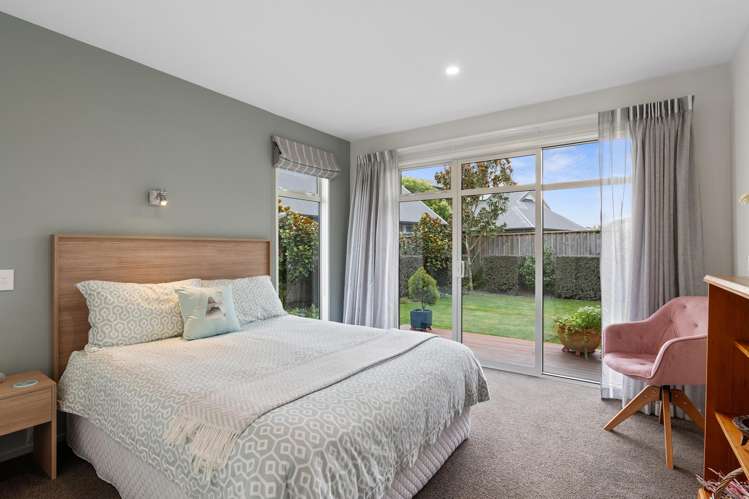 5 Lakebridge Place Parklands_15