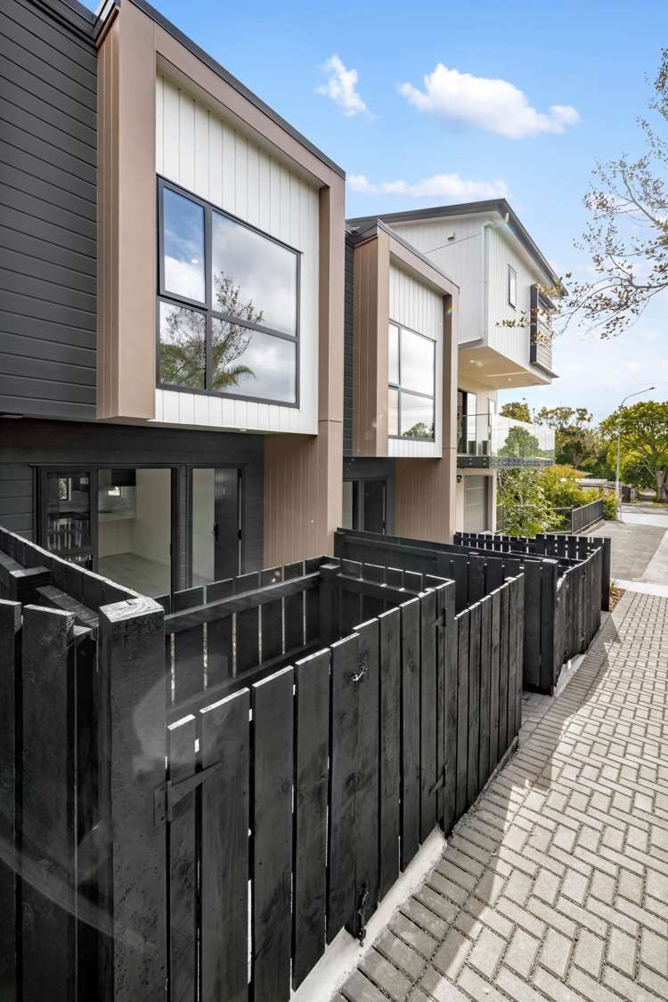 8/39 Brandon Road Glen Eden_16