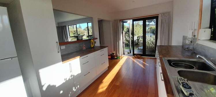 128 Tilley Road Paekakariki_2