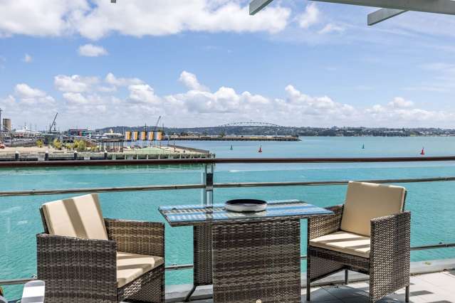 Stylish Waterview Apartment in Central Auckland