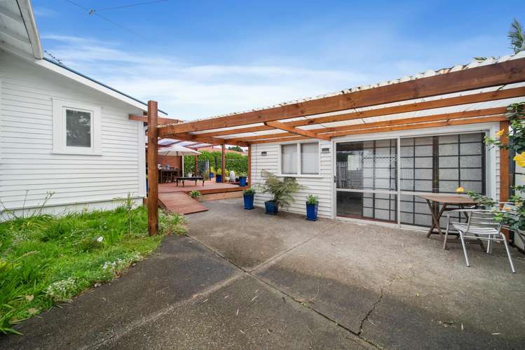 317 Massey Road Mangere East_14