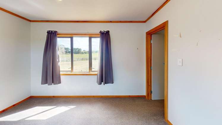 288 Lees Road Feilding_12