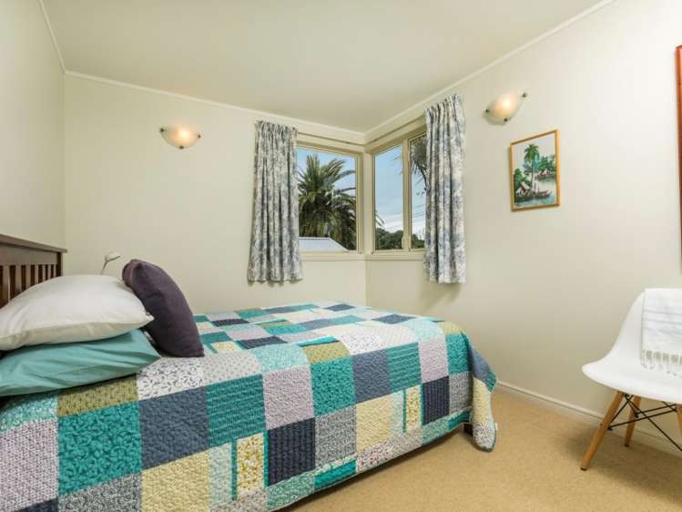 8 Seabreeze Road Narrow Neck_19