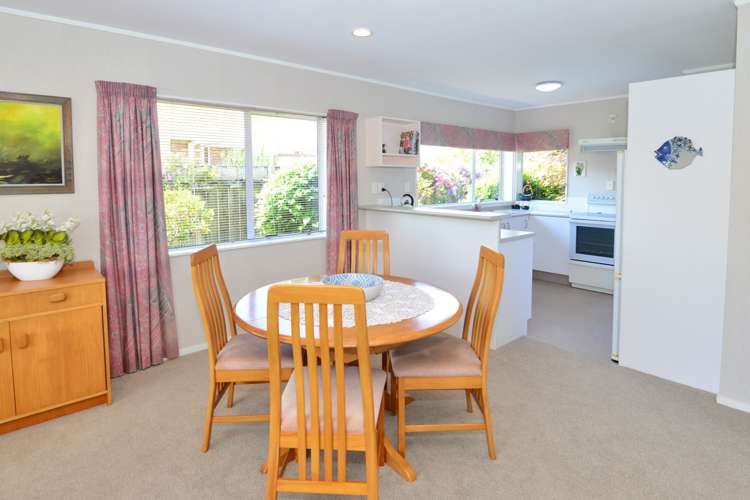 1 Barton Place Orewa_4