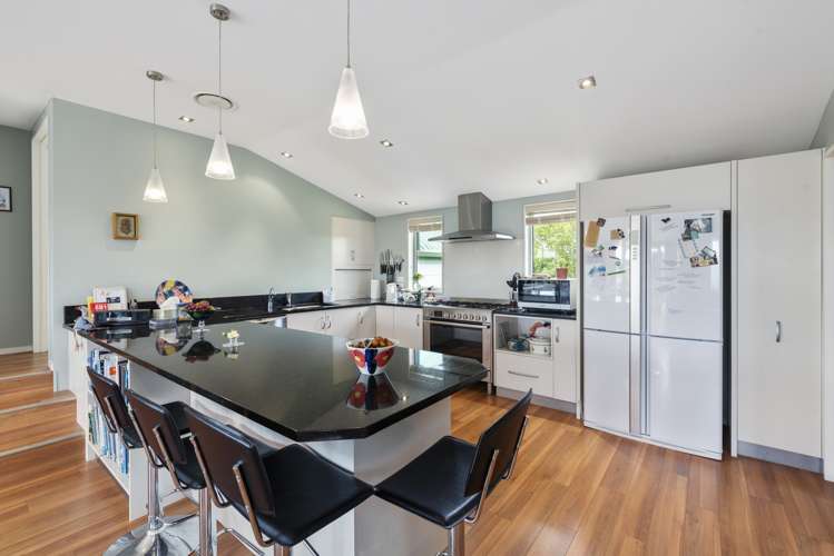 21 Atkinson Avenue Otaki Beach_10