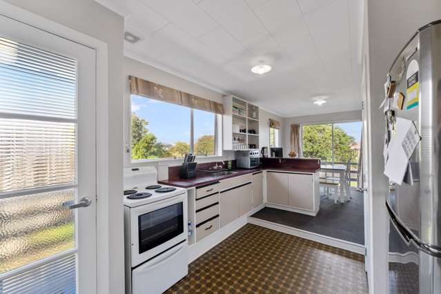 6 Yates Street Otaki Beach_2