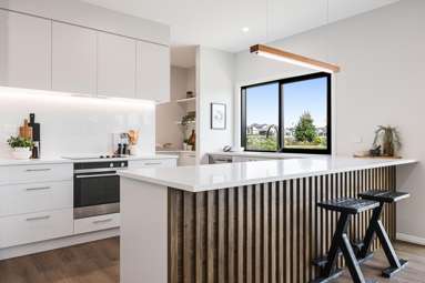 106 Metoriti Crescent_1