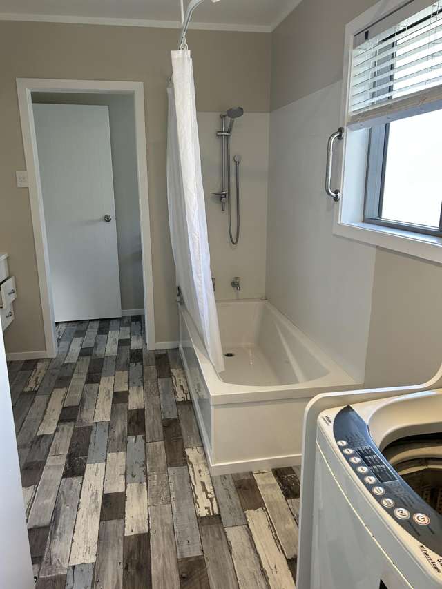 2/5 The Crescent Waihi Beach_4