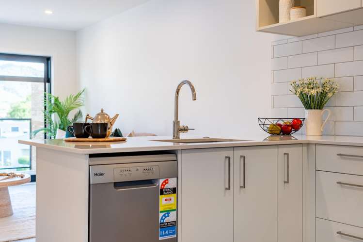 18-20 King Street Upper Hutt Central_6