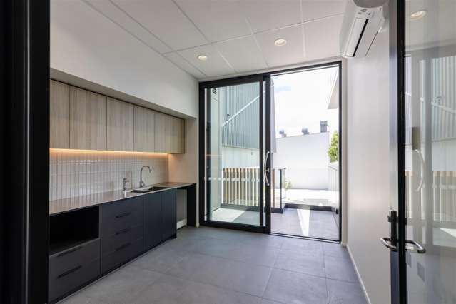 7-23 Cain Road Penrose_3