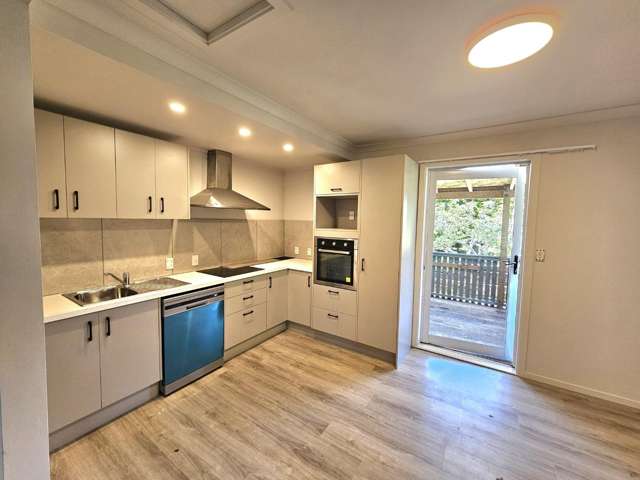 8 Hutchins Street 10858_1