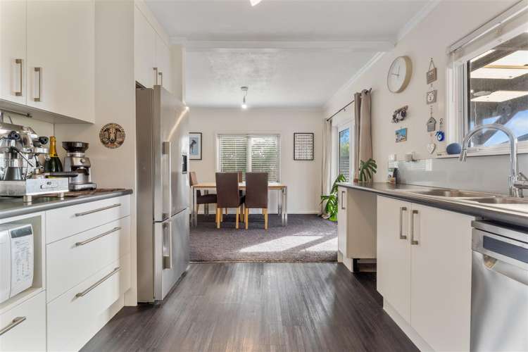 17 Maitland Avenue Stoke_17