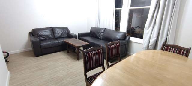 2/124 Constable Street Newtown_3