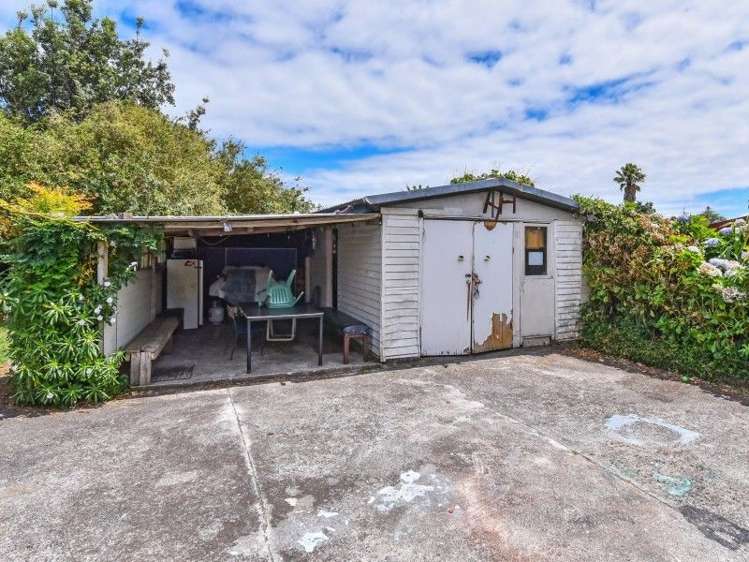 2 White Road Manurewa_11