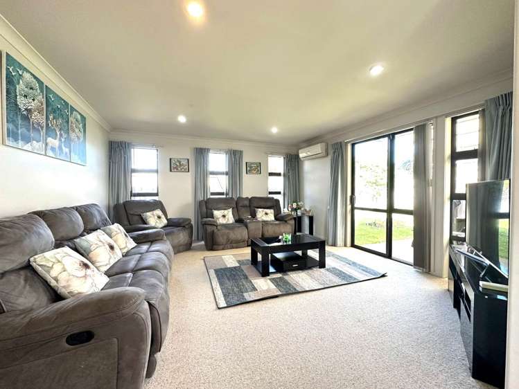 53 Sunningdale Street Wattle Downs_6