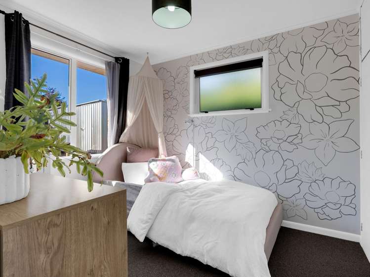 77 Houchens Road Glenview_10