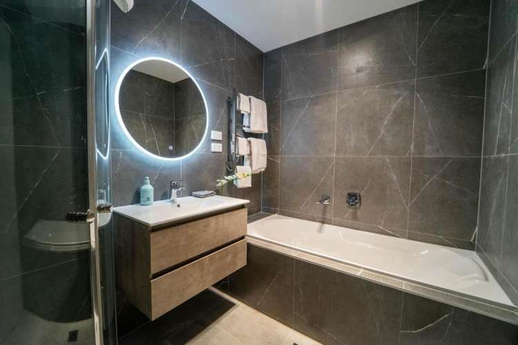 78 Fisher parade 10698_13
