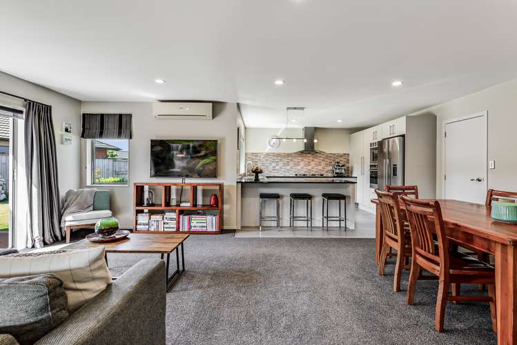 20 Whitney Place Rototuna North_9