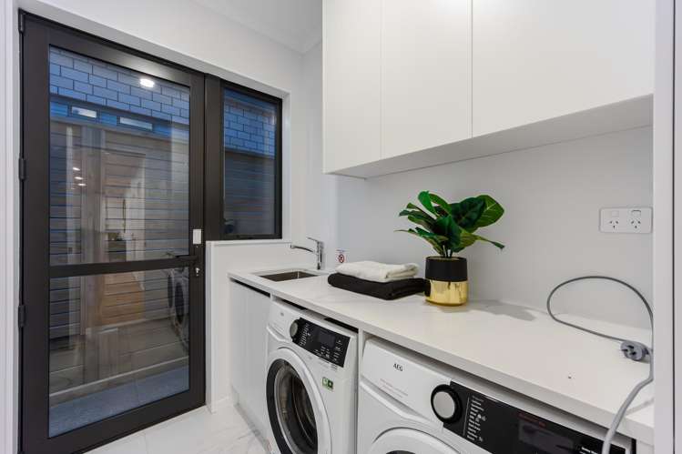 73 Headsail Drive Long Bay_19