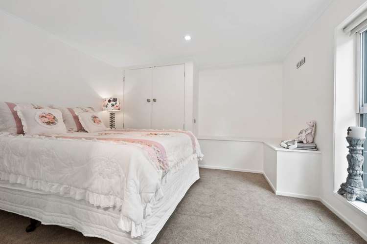 7 Hartles Place Mellons Bay_19