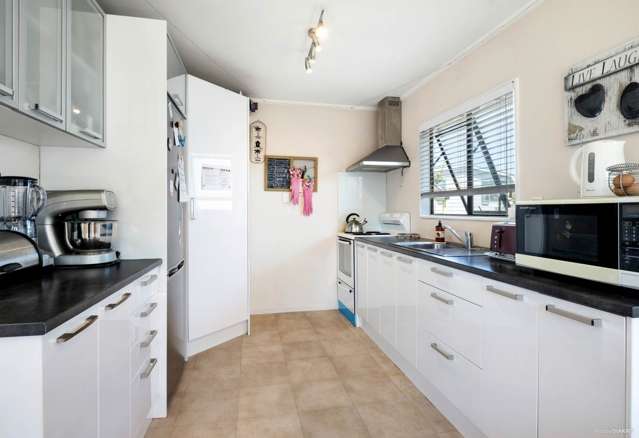 2/141 Finlayson Avenue Clendon Park_1