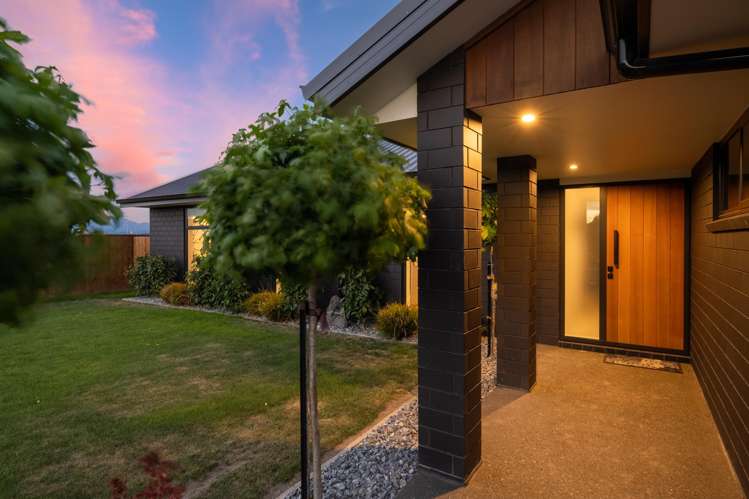 11 Kittyhawk Road Burleigh_23