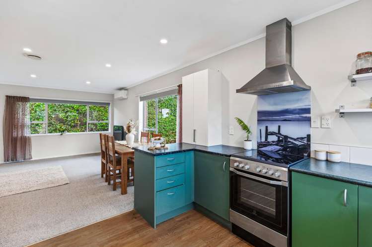 2/4 Illana Place Ranui_11