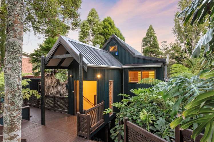 196 Godley Road_0