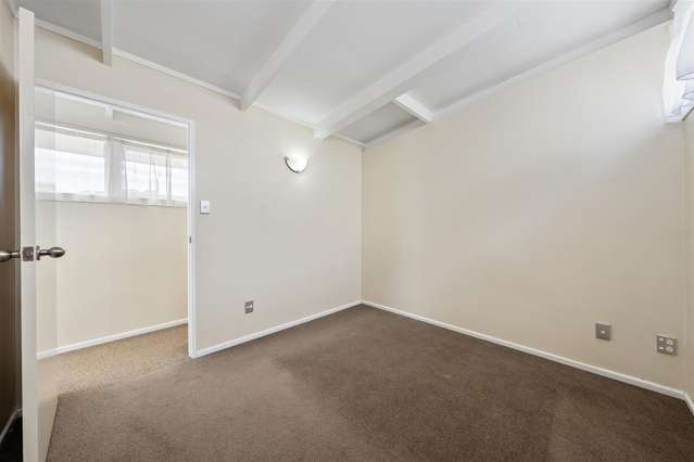 2/127 Seabrook Avenue New Lynn_4