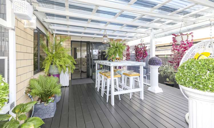 18 Dolbel Place Mangere East_12