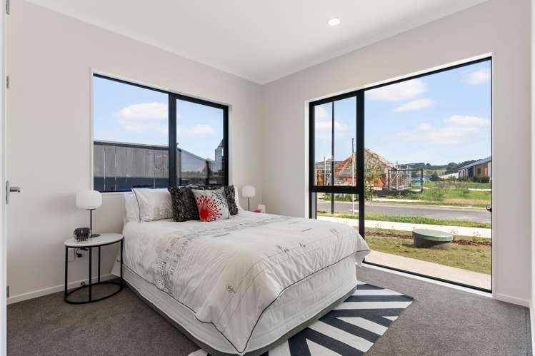 9 and 13 Arahi Road Clevedon_17