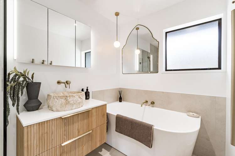 10C Long Street Raglan_18