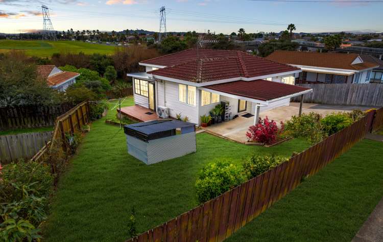 7 Belinda Avenue Flat Bush_11