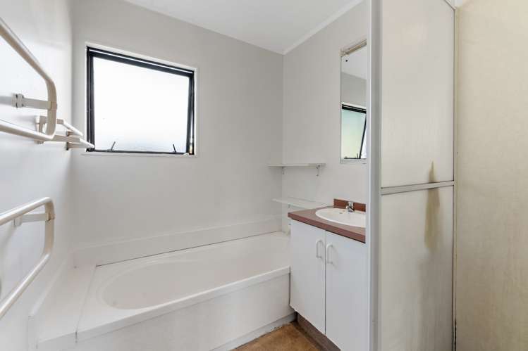 2/33 Overton Road Papatoetoe_7