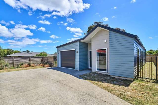 Modern 3-Bedroom Home in Popular Awatea Escape