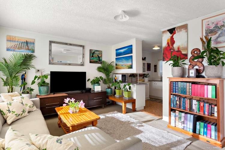 11/16 Queens Parade Devonport_2